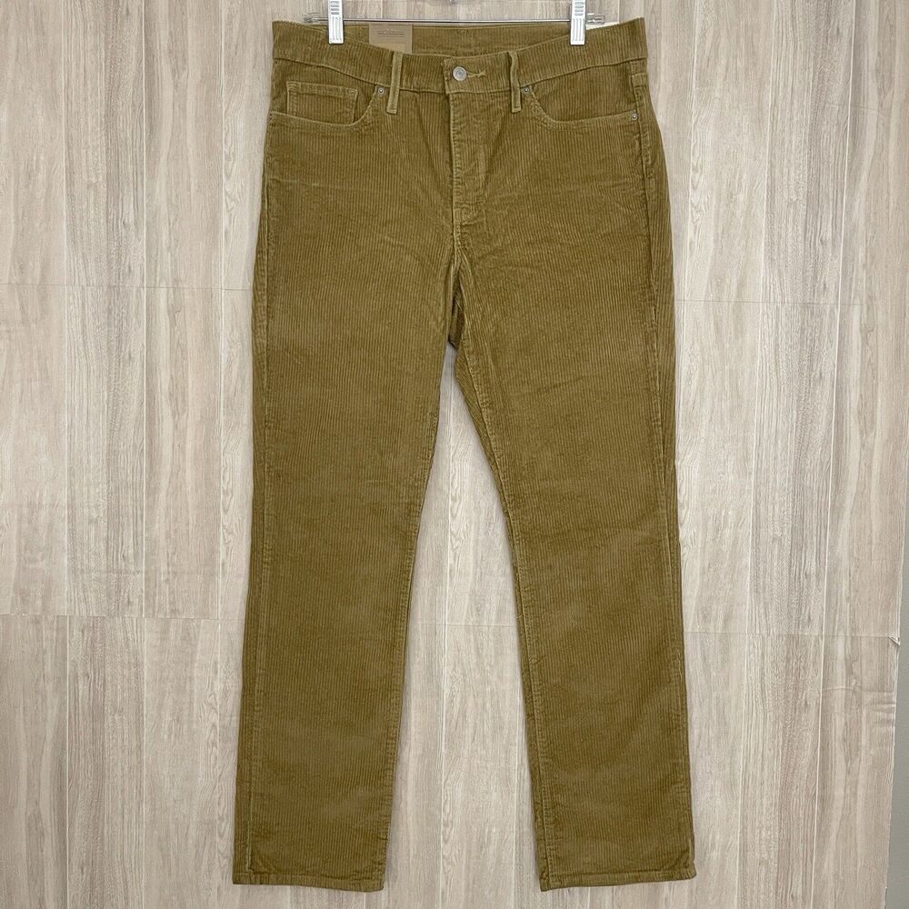 Levi's 314 Shaping Straight Corduroy Pants Women's Size 32x30 Irregular $69